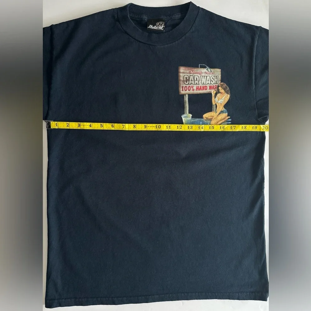 Hybrid Tees Car Wash Graphic T-Shirt Y2K Pinup Girl Muscle Car T-Shirt - Picture 6 of 8